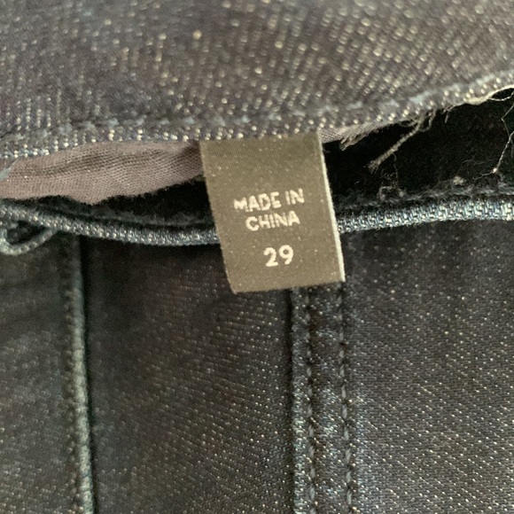 J Brand Women’s Dark Wash Jeans. Pleating down the front w/Cuffed Hem. Size 29 - Picture 11 of 11